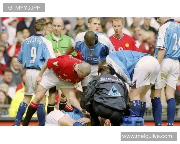 英国足球明星基恩的辉煌生涯与传奇故事揭秘