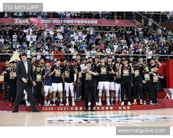 杭州篮球队的崛起之路：从默默无闻到大师赛的辉煌成就